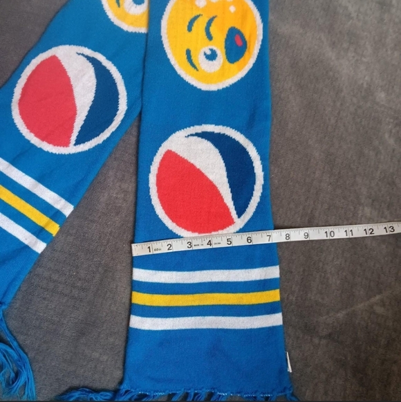 Pepsi Smile Emoji Winter Scarf Unisex Colorful Y2K Happy Bright Ski Snow Knit - Picture 3 of 9